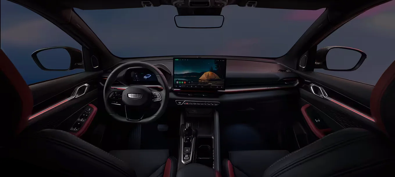 Новый Geely Coolray салон.webp